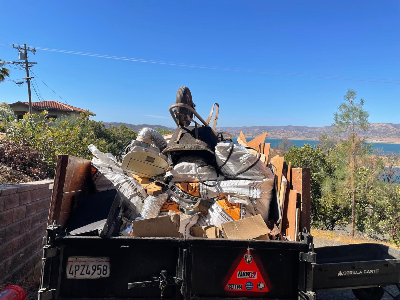 picture of truck and dumpster trailer